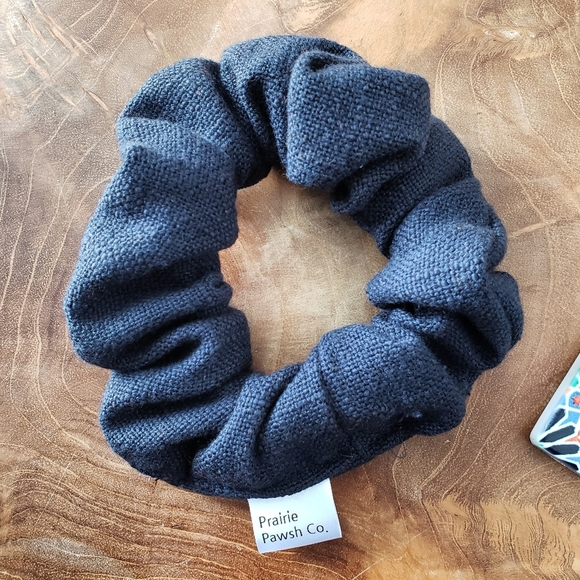 Prairie Pawsh Co. Srunchie - Picture 1 of 1